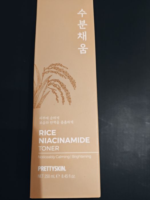 Toner cu niacinamide