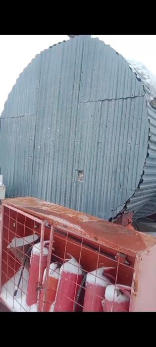 Бочка 25 кубов на стаканах