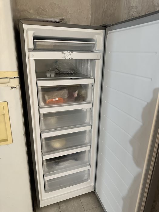 Морозильник AVA почти новый