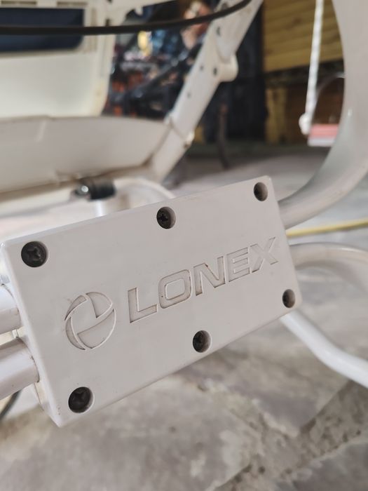 Продаётся Косяска фирмы Lonex