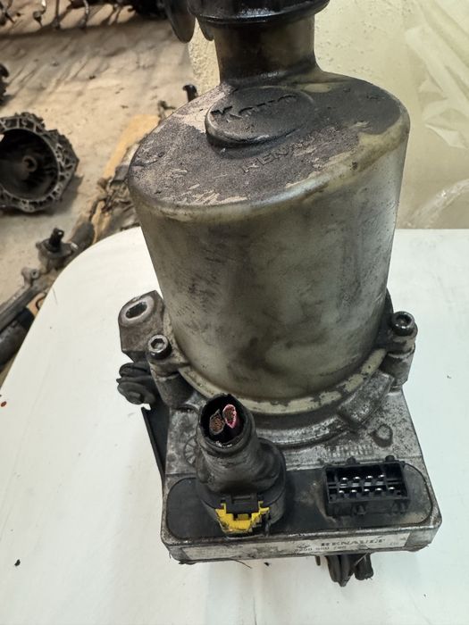 Хидравлична помпа Рено клио канго койо логан / Clio Kango Dacia Logan