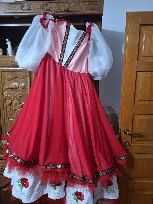 Rochie mireasa tradițională