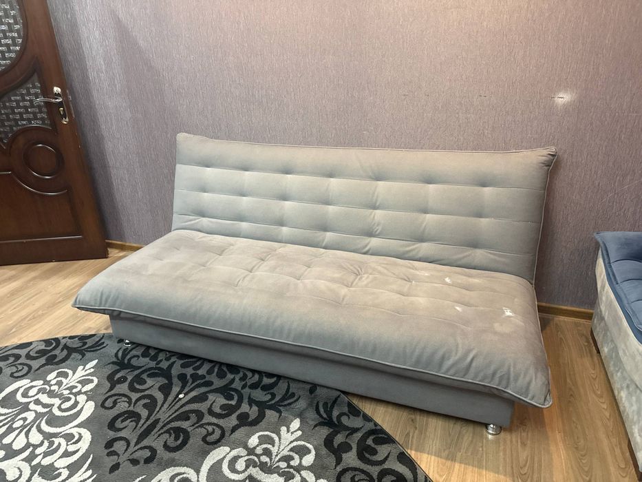 Divan raskladnoy, butun