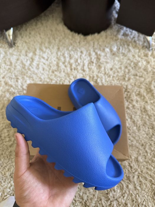 Yeezy slide.