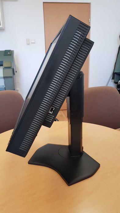 Monitor profesional NEC 24"