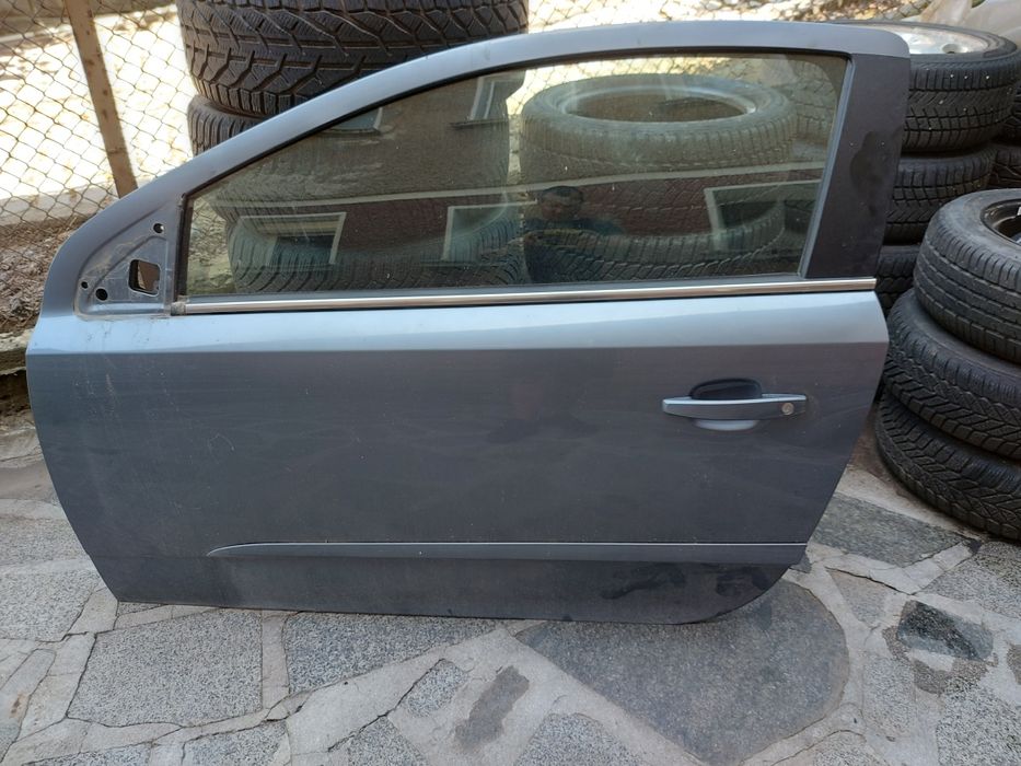Предна лява врата Опел Астра ГТЦ / Opel Astra H GTC