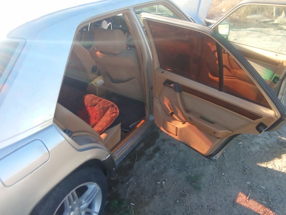 Машина Мерседес бенс