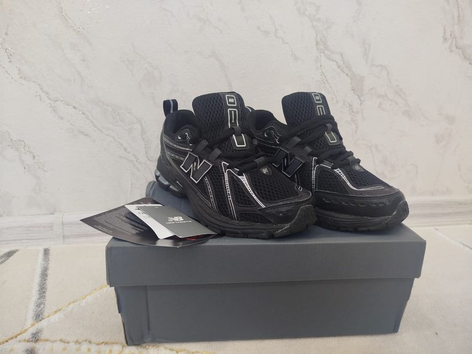 Срочно кроссовки New balance 1906R