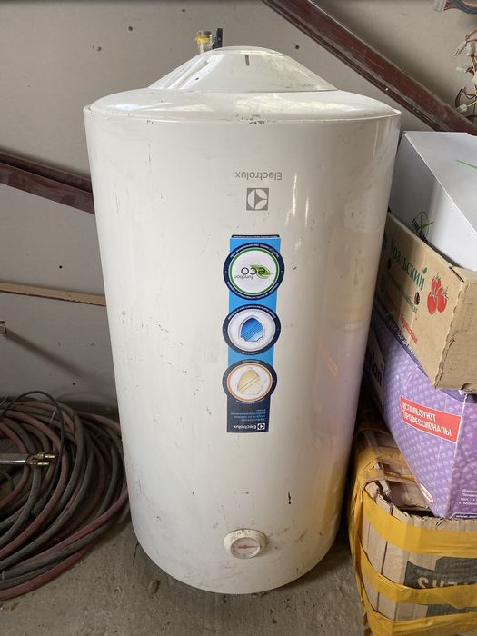 Водонагреватель Electrolux EWH 100