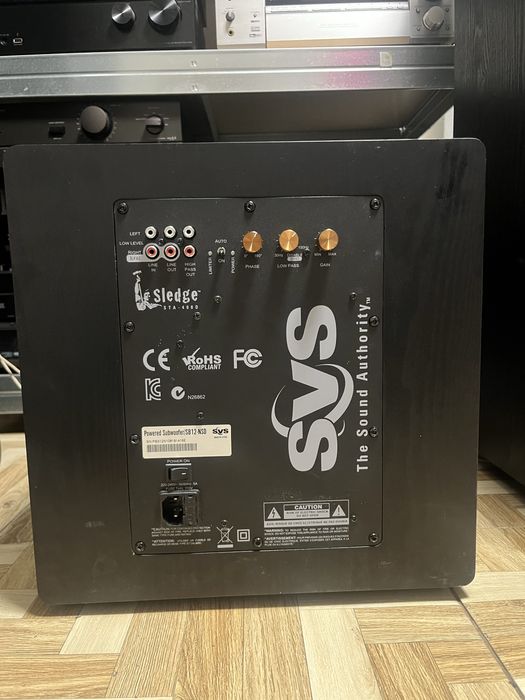 Subwoofer SVS STA-400D 400w bass 30 cm