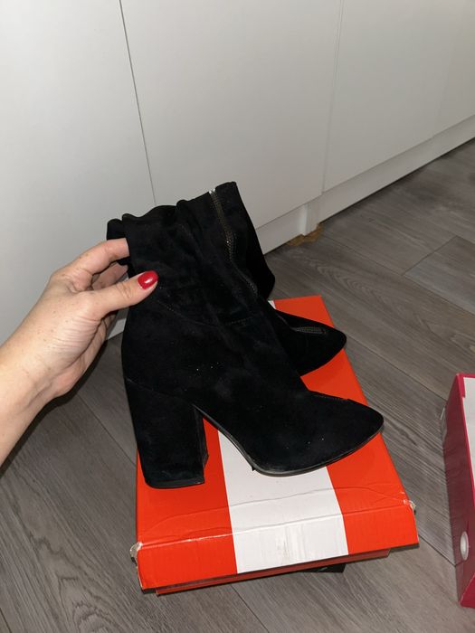 Женская обувь и туфли разные