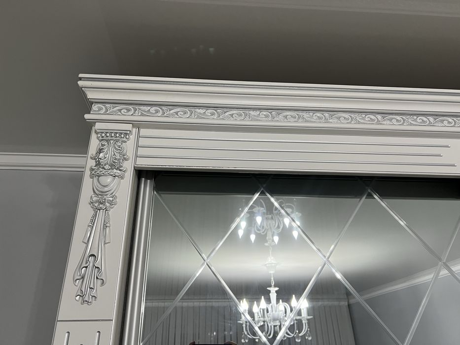 Шкаф купе в идеальном состоянии