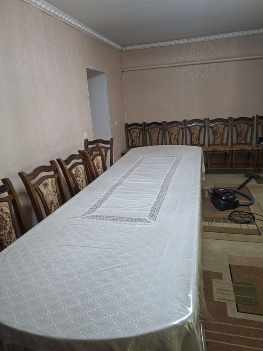 Стол - 30.000тг (3,5 метр)
Стулья- 4000тг (Стулья 12шт)