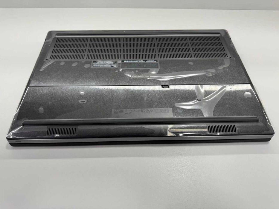 Laptop/Workstation SH Dell Precision 7740 i7-9850H RTX 5000 16 gb 64 GB RAM SSD 512gb
