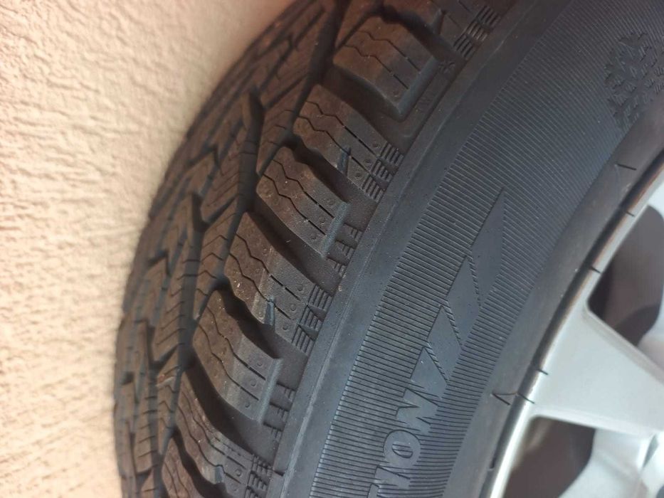 Jante aliaj cu anvelope de iarna Honda CRV 17"