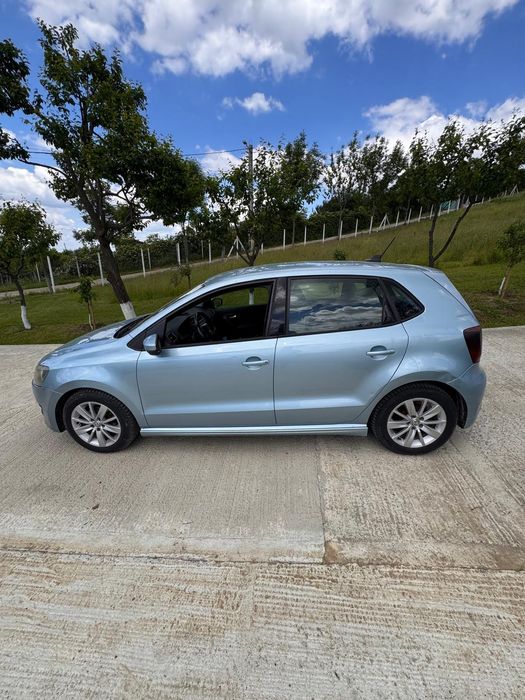 Vând Volkswagen Polo