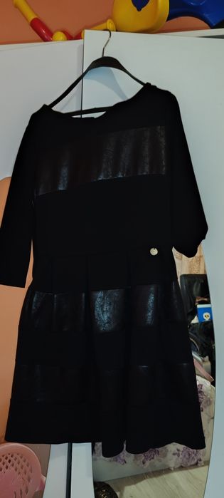 Черна елегантна рокля