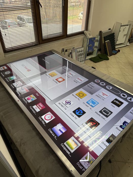 Продавам гигант телевизор LG