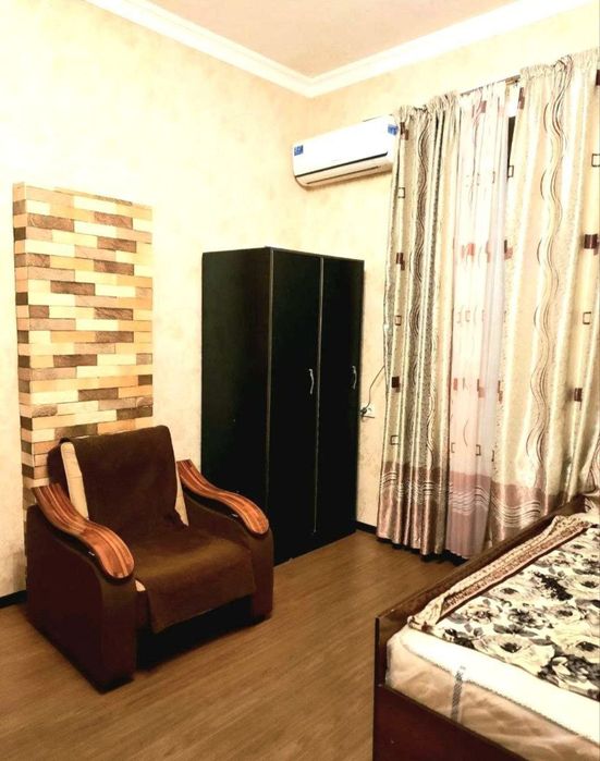 Продаю высокопотолочный дом 1-ком в самом центре ул.Нукус и А. Тимура