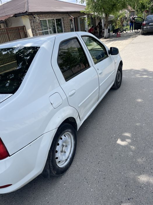 Vand Dacia Logan 2011 1,6 benzina si GPL