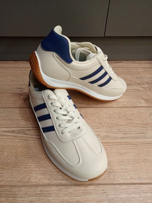 Кроссовки Adidas 43-44