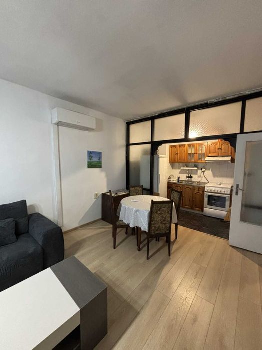 Дава се под наем Тристаен апартамент в Пловдив, Център - 80 кв.м за 399 € - Снимка #2