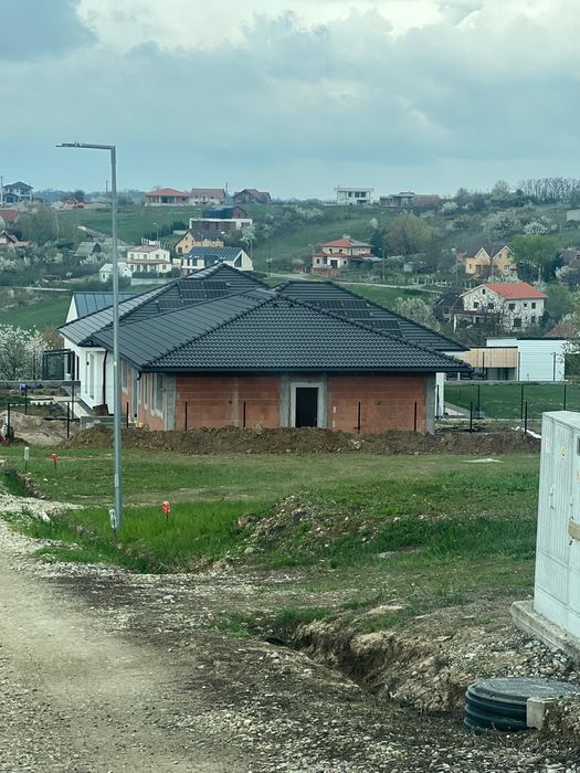 Vând teren intravilan