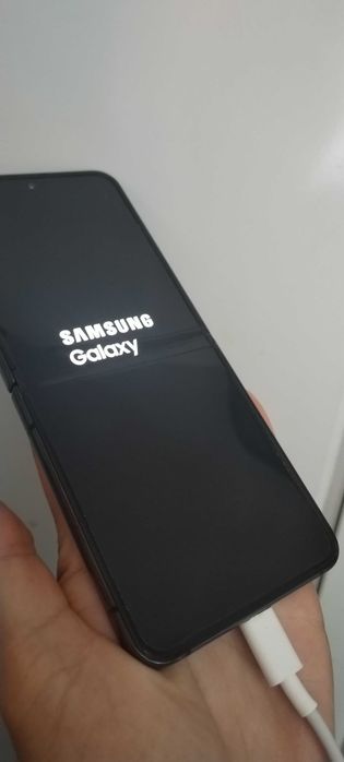 Телефон samsung Galaxy z flip 4