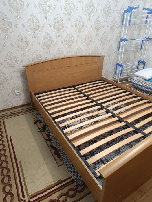 Двухспальная кровать б/у