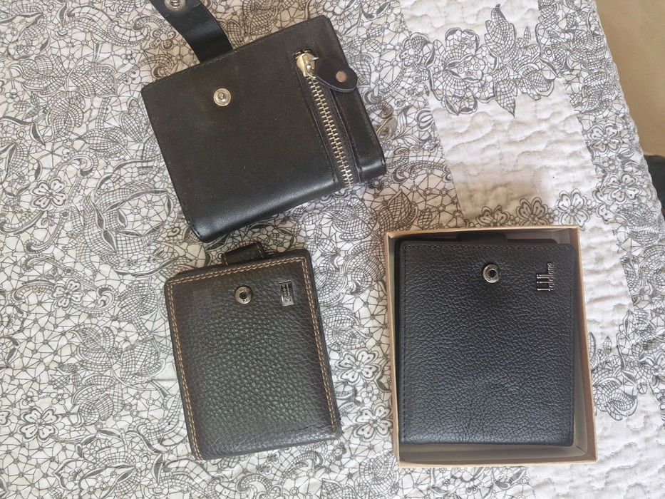 Продават се нови портфейли /калъфи за документи/