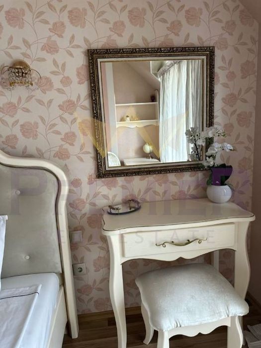 Дава се под наем Двустаен апартамент в Варна, Център - 70 кв.м за 1200 € - Снимка #10