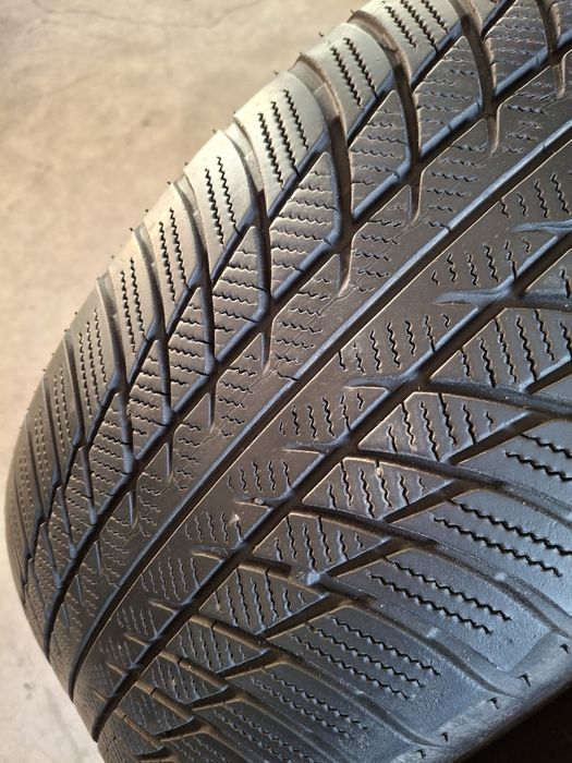 2 Anvelopele m+s 225 55 r17 Bridgestone
