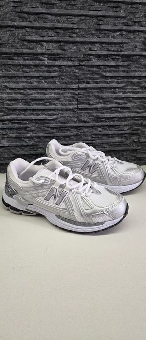 New Balance 740 whitee/green