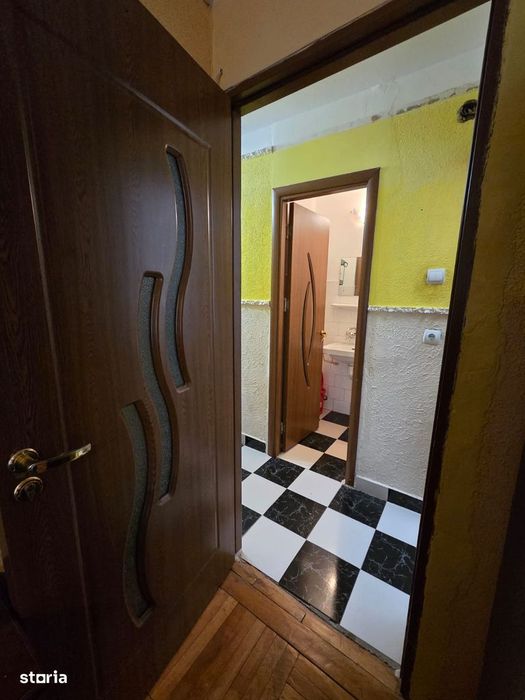 Apartament 3 camere 1990, parter inalt Str. Babadag