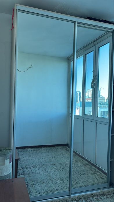 Шкаф выдвежной для прихожей