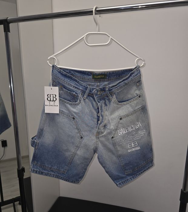 Blugi scurti - reducere Balenciaga  // dsquared2