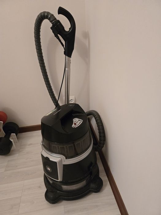 Продам б/у пылесос