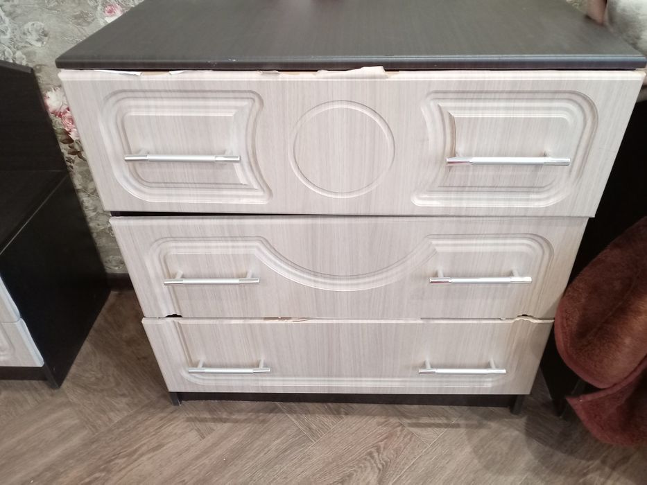 Продам тахту с матрасом.