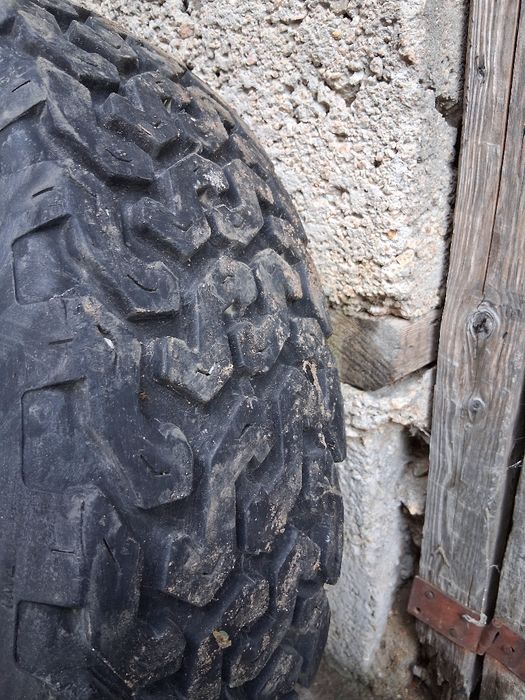 Гуми и  джанти  15 цола 5 броя