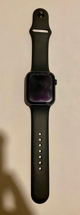 Apple Watch Series 5 44 мм — следи от употреба