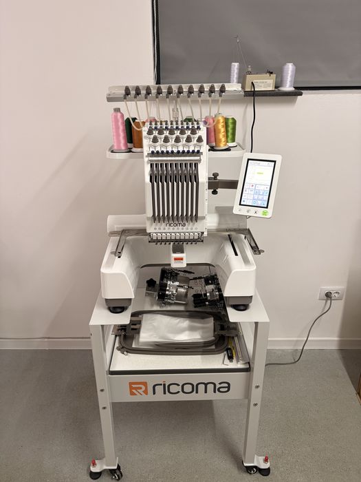 Masina de brodat noua Ricoma EM1010
