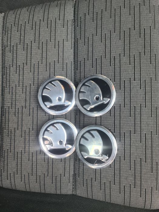 Vând set Capace pentru jante aliaj Skoda diametru 55mm cod 5JA 601 151 A