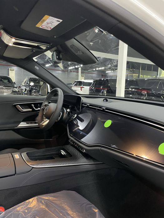 Mercedes-Benz E300 W214 Full option