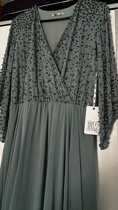 Нова официална рокля с етикет