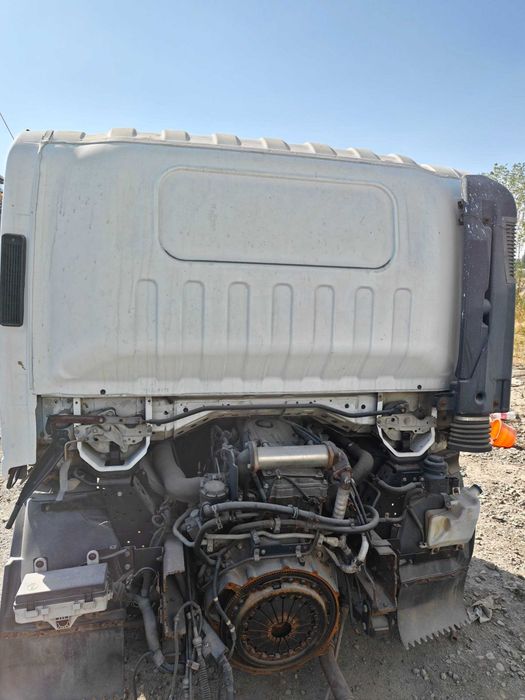 Isuzu kabina, motor,korobka,zapchast...