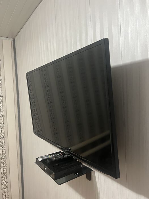 Продам телевизор Samsung 42см оригинал