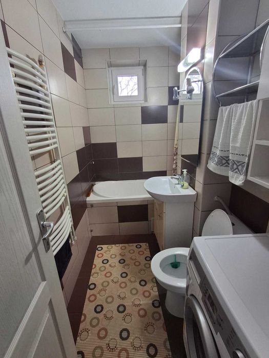 Apartament 3 camere vis-a-vis de tribunal