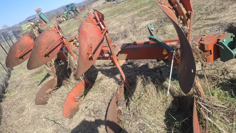 Plug kverneland lb  variabil mecanic 4 trupite