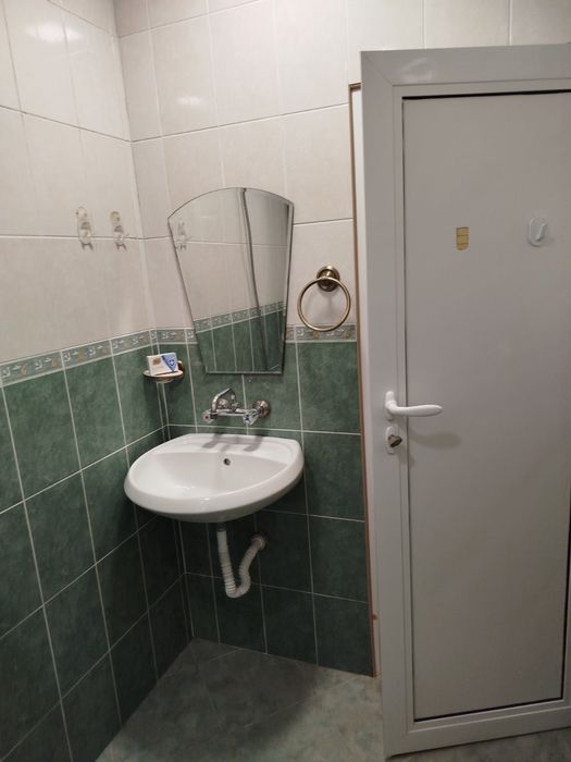 Къща под наем в с. Нови Хан