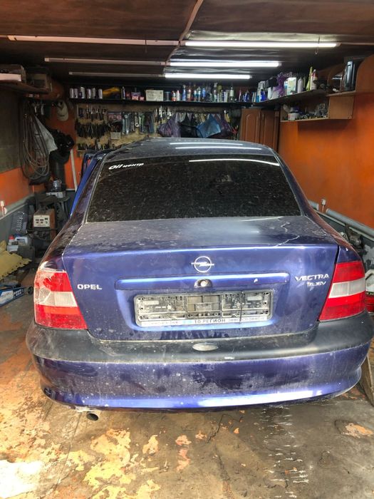 Опель вектра б 1.6 16 кл автомат  на запчасти